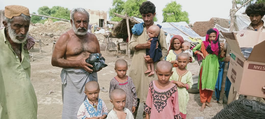"one ocean of water comes at us, we scramble for high land &amp; 5 hours later another wave as big as an ocean is on top of us again" says one a woman from #SultanKot #Shikarpur #Sindh. The entire villlage has trench foot...God help us. The world needs to help. #FloodsInPakistan