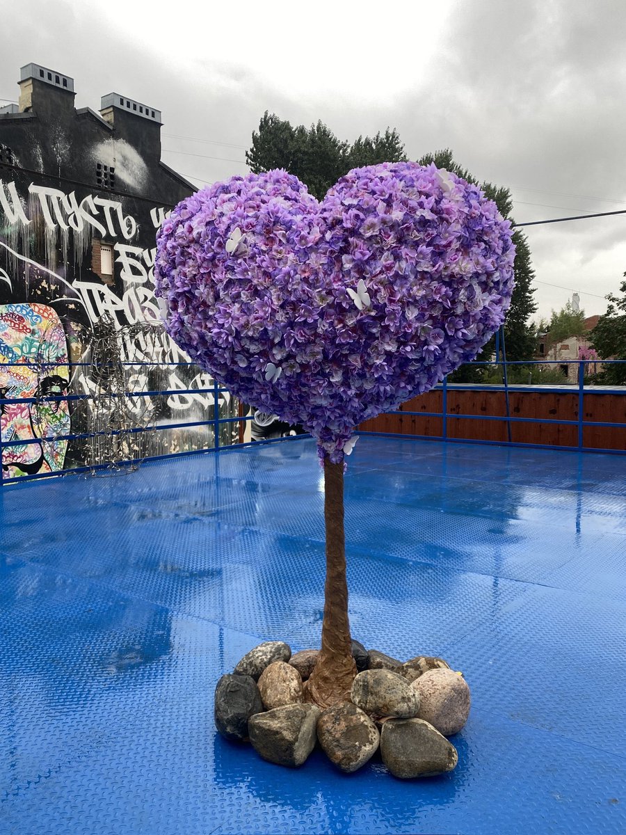 swimsjk's tweet photo. oh my god, an army replicated the tree heart jungkook drew once for his birthday https://t.co/J3c9EI5GNf