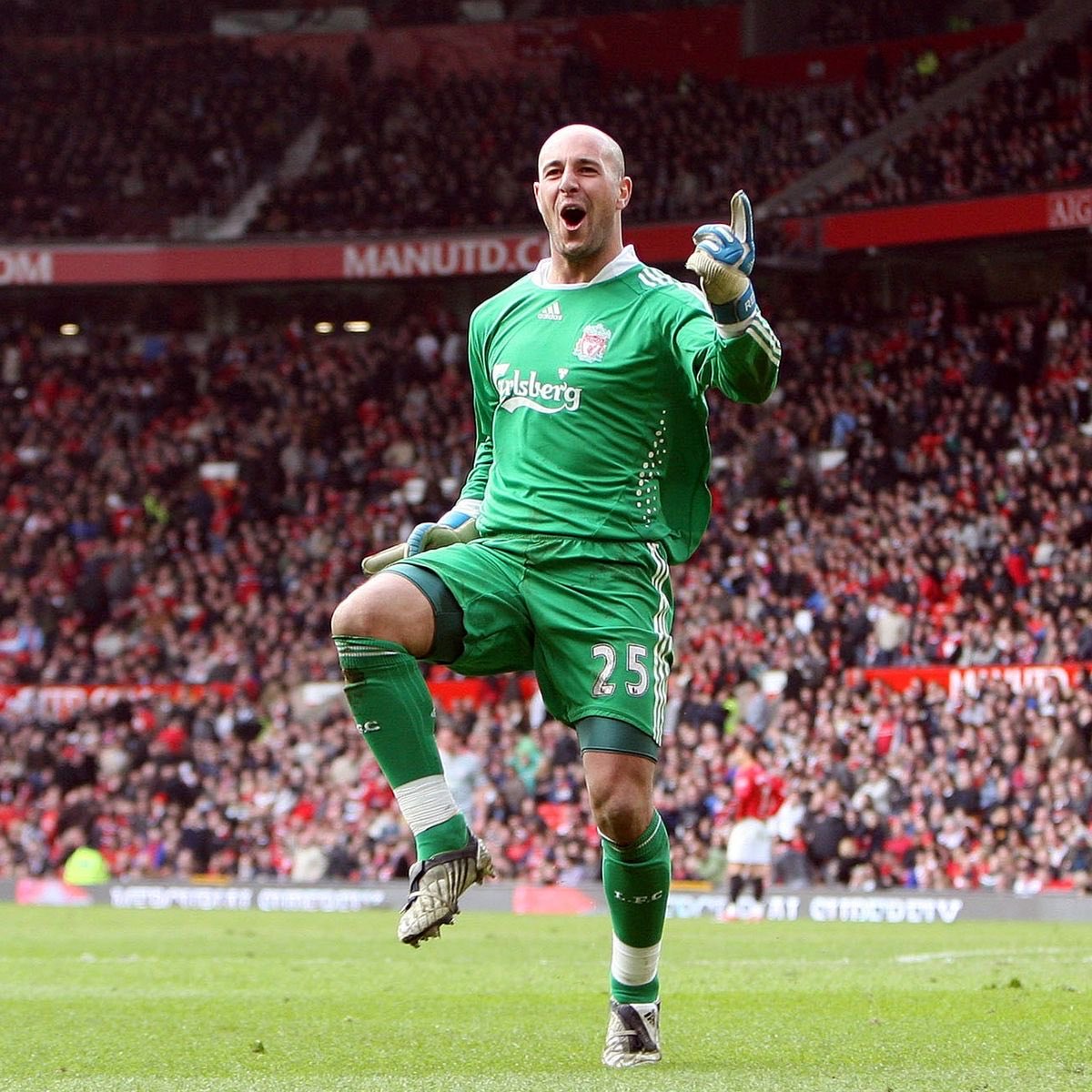 Happy Birthday to former Reds keeper Pepe Reina, who turns 40 today! Have a great day. 