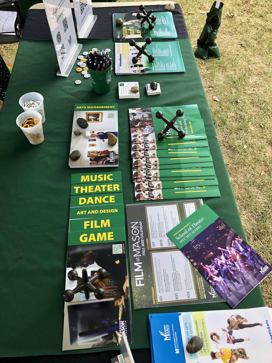 Hanging at the @CVPAatMason table at the #getconnectedfair today. Come by and say hi! 
#Welcome2Mason 
<a href="/MusicAtMason/">The Dewberry School of Music</a> <a href="/GMUDance/">GMU School of Dance</a> <a href="/MasonGameDesign/">CGD @ George Mason U</a> <a href="/gmusoa/">George Mason University School of Art</a> <a href="/FilmGMU/">Film at Mason</a> <a href="/amgtgmu/">GMU Arts Management</a> <a href="/GMU_CFA/">Center for the Arts</a>