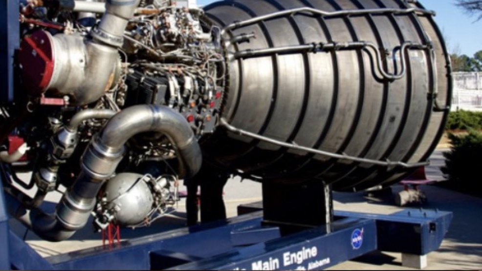 anne_engineer's tweet photo. All the shade given to this engine - let's treat her with respect &amp; she'll come through on Saturday. #NASASocial #Artemis #Artemis1 #ArtemisI #Engine3 https://t.co/TIqllupQMF