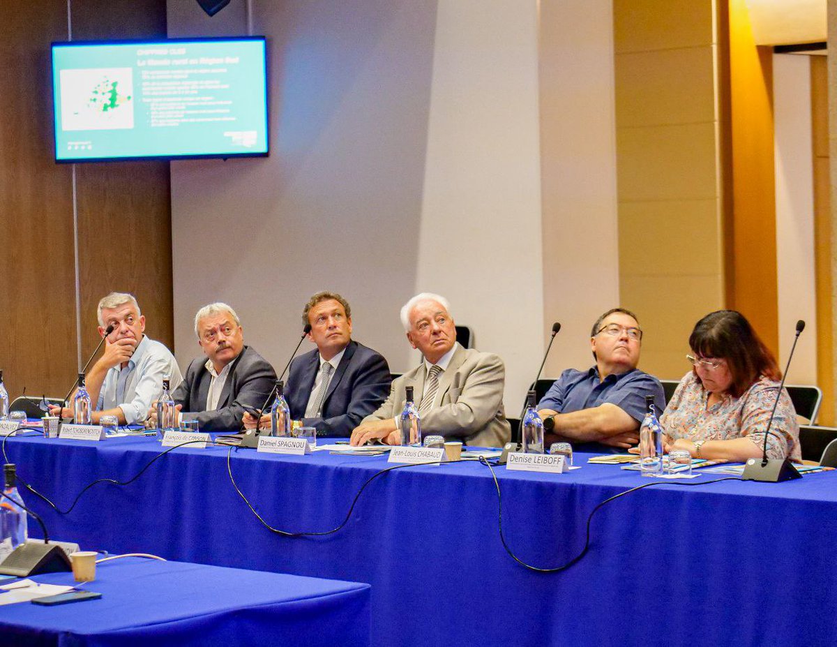 GehantDavid's tweet photo. Ravi d’accueillir au nom de @RenaudMuselier les représentants d’associations d’élus de la #RegionSud pour inventer ensemble le futur de nos territoires. #Dialogue, #proximité et co-construction sont les maîtres mots de notre partenariat avec les élus locaux chers au Président. https://t.co/a9HgNyAo2T