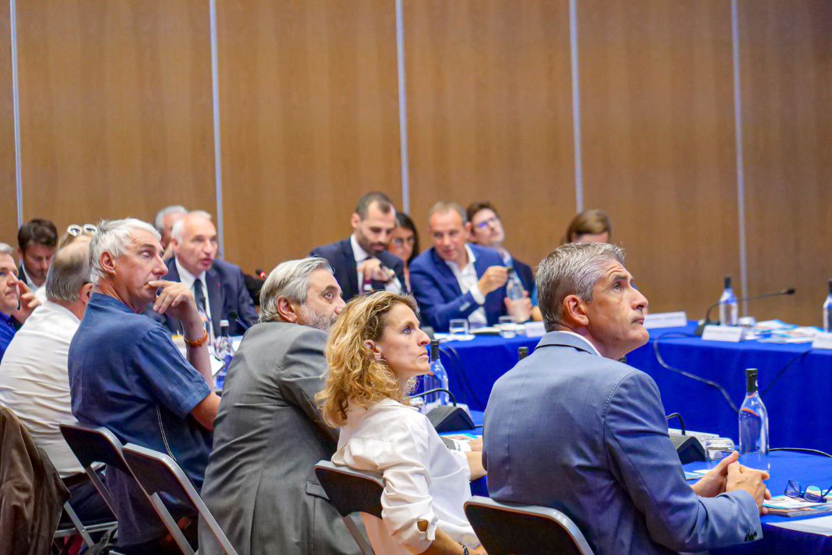 GehantDavid's tweet photo. Ravi d’accueillir au nom de @RenaudMuselier les représentants d’associations d’élus de la #RegionSud pour inventer ensemble le futur de nos territoires. #Dialogue, #proximité et co-construction sont les maîtres mots de notre partenariat avec les élus locaux chers au Président. https://t.co/a9HgNyAo2T