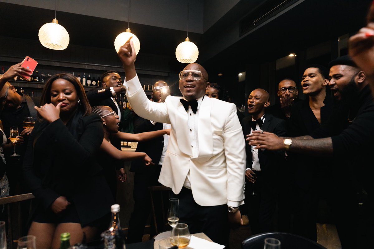 KhuliChana's tweet photo. HAPPY RELEASE DAY @MagleraDoeBoy  it’s been a hell of a ride😭 I am so proud of you bro!! #diasporabymaglera https://t.co/dbUyASQLf5
