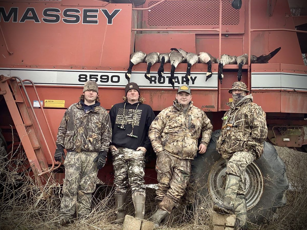 paboyzoutdoors1's tweet photo. One day!😈

#waterfowl #honkers #goose #gooseseason #earlyseason #sitka #fowler #fowllife #feethanginwebangin #whatgetsyououtdoors #paboyz #paboyzoutdoors https://t.co/aH2wGACpDs