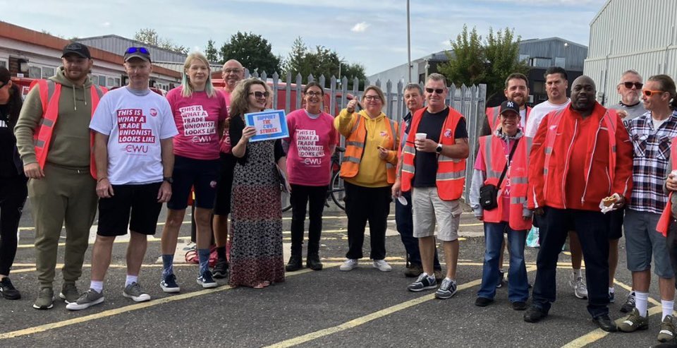 LouiseRawAuthor's tweet photo. Amazing turnout on the @CWUnews picket line this morning! Great to see everyone- brilliant mood and lots of support from passing drivers ✊🏻❤️
#BackYourPostie #CWU #VictoryToTheWorkers https://t.co/khawQQi6Ni