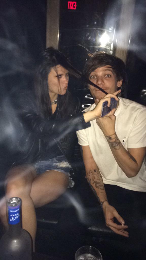 ltthrowbacks's tweet photo. 7 years ago (August 31, 2015) - Louis clubbing in New York https://t.co/exMvq3LE6D