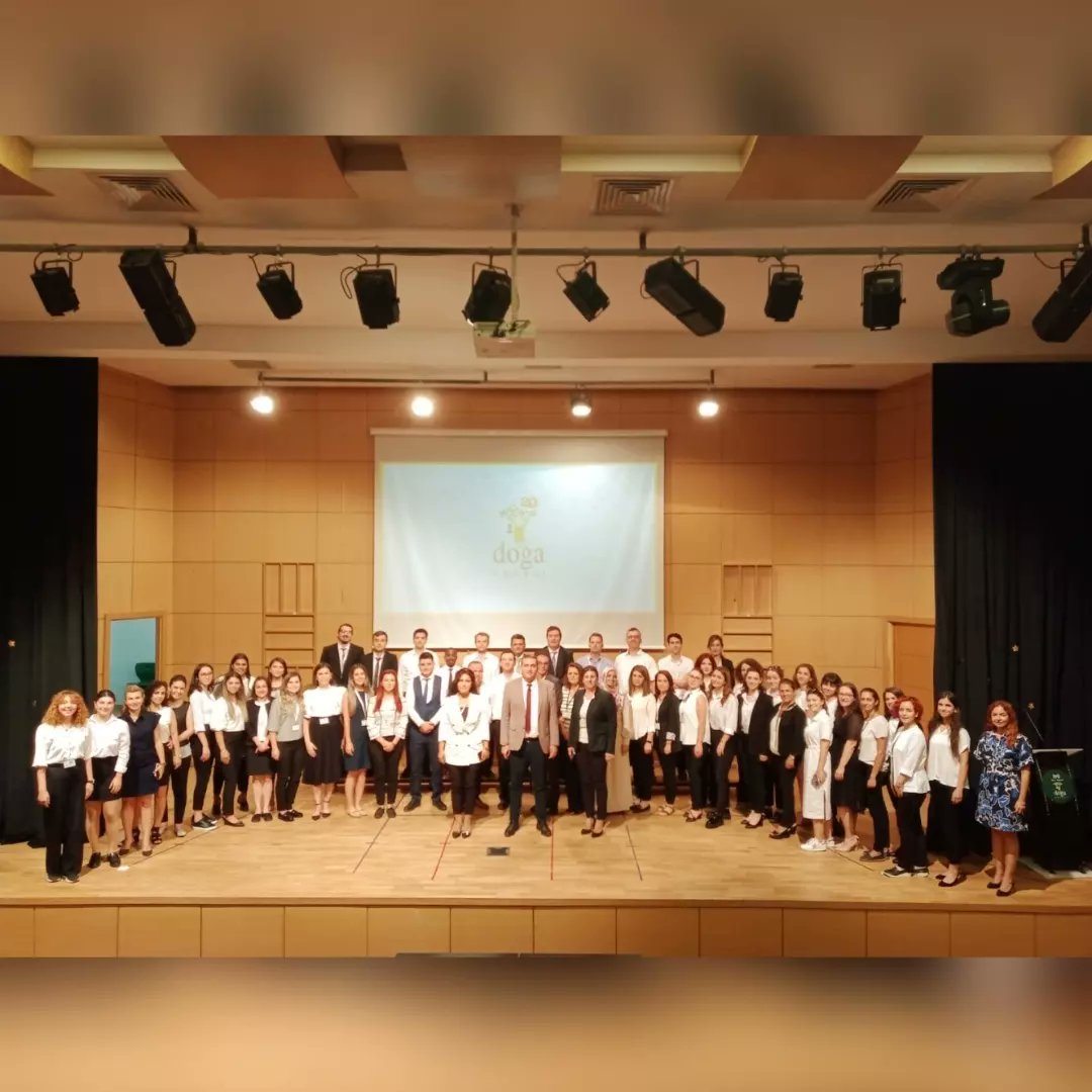 luleburgazdoga's tweet photo. Lüleburgaz Doğa Ailesi Hazır!2022- 2023 Eğitim Öğretim tanışma toplantımızı okul müdürümüz Hüseyin Daş önderliğinde alanında uzman akademik kadromuz ile birlkte gerçekleştirdik.Bizlerle bu heyacanı paylaşan tüm Doğa ailemize teşekkürederiz @EnisEryaman 
@hseyindass
 @DogaOkullari https://t.co/JmdhBghPcE