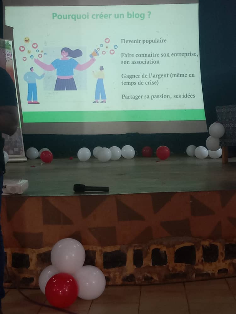 MarieTiambou's tweet image. 1)Pourquoi créer un blog
  2) les avantages d&apos;un blog
Merci Gabin Deudjui👌

#BlogDay2022
 #ABCBlogDay
#ABCCARE

Bonne célébration a tous