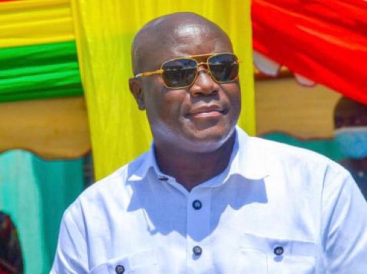 papakwesi_jr's tweet photo. Breaking News 🚨

Takoradi MCE who verbally assaulted a police officer on duty has been reinstated by the president while the assaulted Police Officer has been transferred. https://t.co/2wDcmclmkx