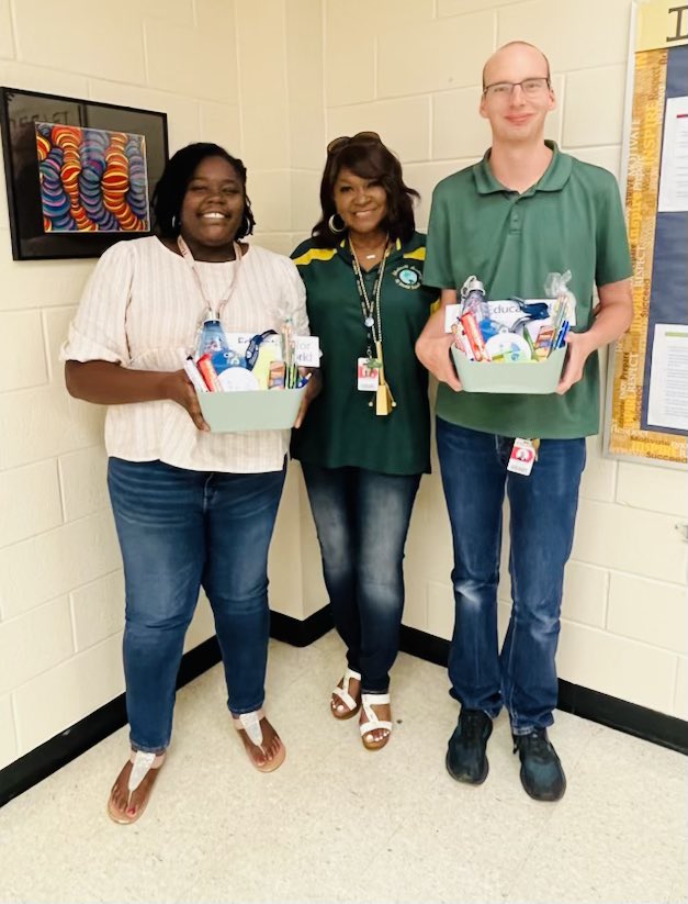 PDMoody1's tweet image. I love new teachers and thei desire to impact, inspire, and connect with their scholars and campus @lmamerson @drgoffney @DeniseWin17 @MrJNickerson @ShotwellMS_AISD @AldineISD @hazel_math