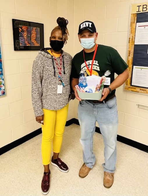 PDMoody1's tweet image. I love new teachers and thei desire to impact, inspire, and connect with their scholars and campus @lmamerson @drgoffney @DeniseWin17 @MrJNickerson @ShotwellMS_AISD @AldineISD @hazel_math