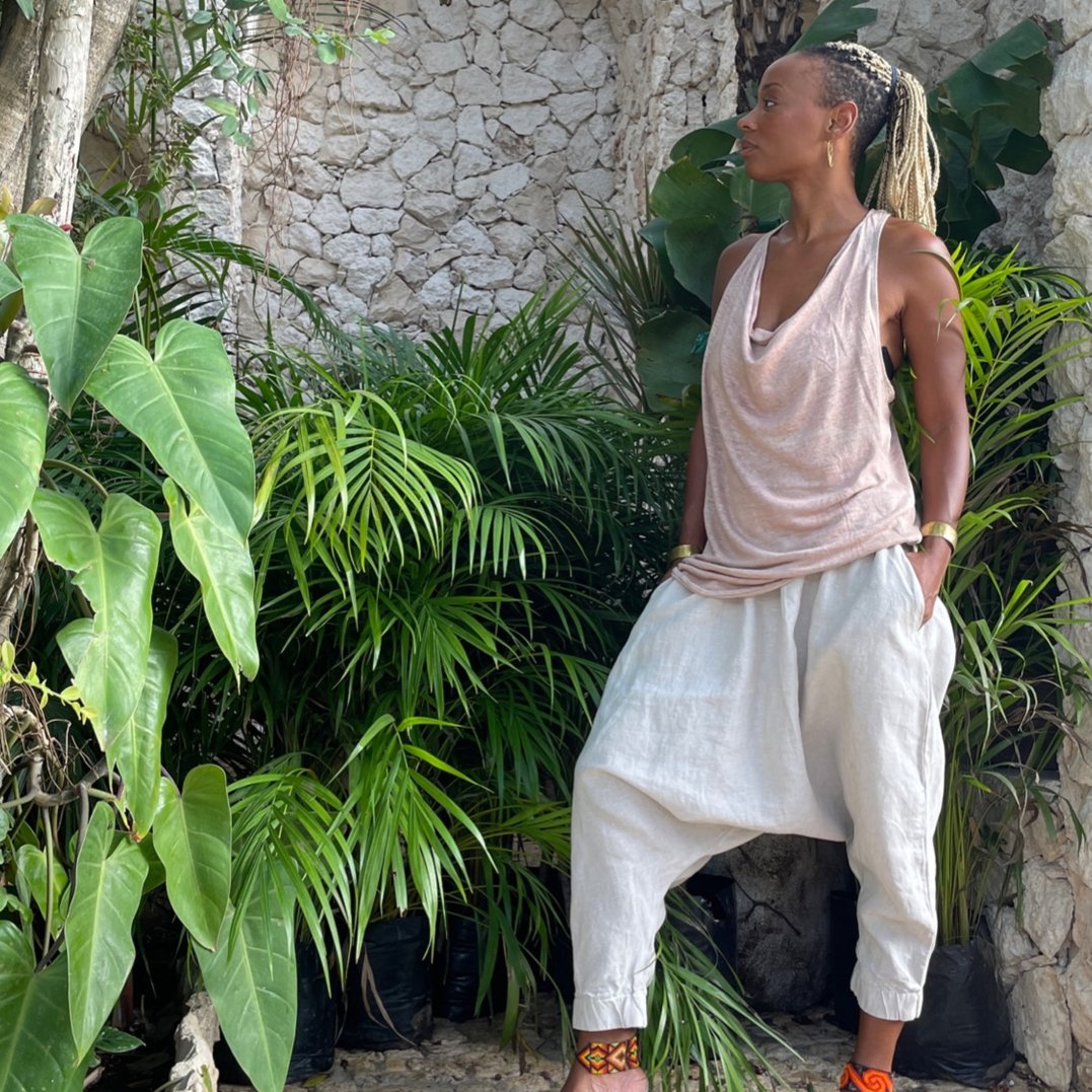 zennomad's tweet photo. @frenchtnyc in the Delphine top in Linen Knit, hand dyed with avocado along with the linen Barcelona Pant. 

#sustainablefashion #linen #linenpants #linen top #sustainableliving #localmakers  #yoga #yogalife #lifestyle  #conciousculture #madeinCanada #ecofashion #ethicalstyle #e https://t.co/IjGarehPZJ