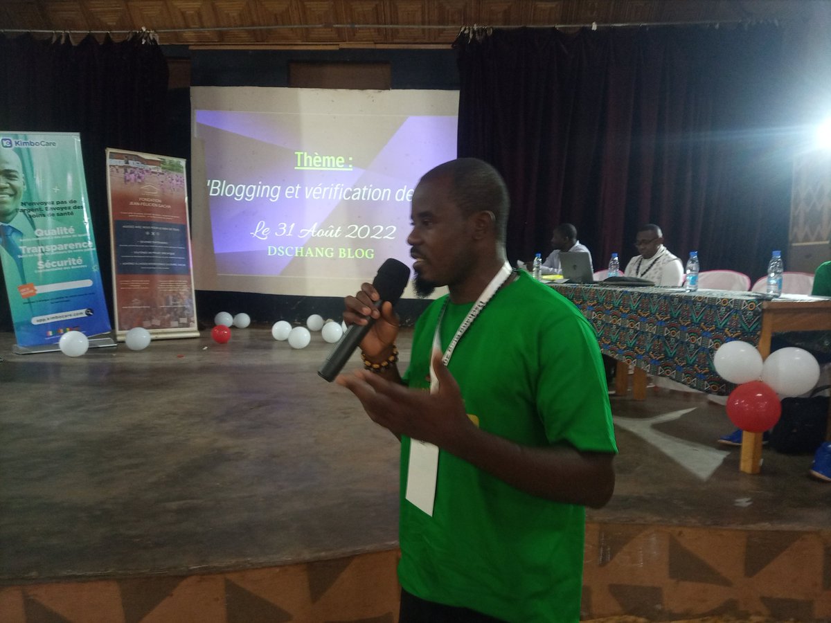 visartculture's tweet image. Blogging et vérification des faits !!
En tant que ancien boursier du programme Aff de @DefyhatenowWCA , @charly_olivier entretien l&apos;assemblée sur les techniques de vérifications des faits.
#BlogDay2022
 #ABCBlogDay
#ABCCARE
#BlogDay237