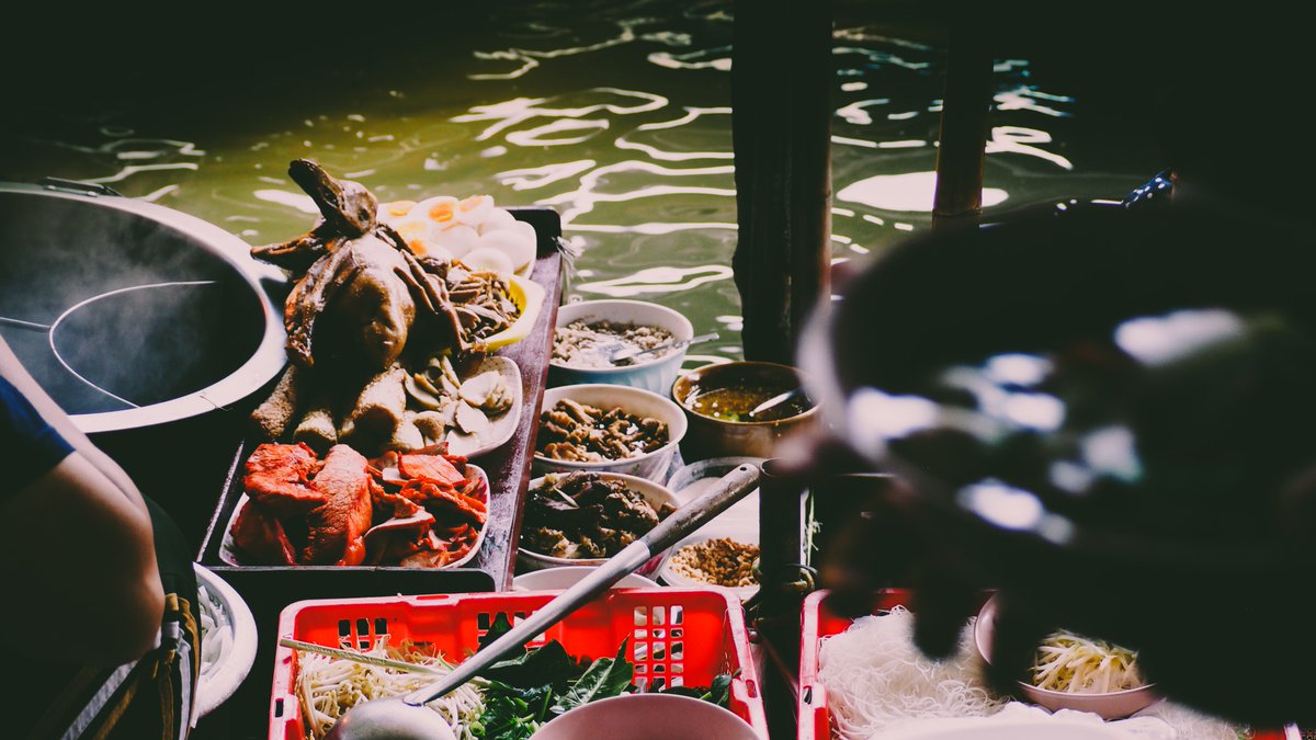 RandomAsia's tweet photo. Damnoen saduak Floating Market is great place for tourists to visit🌅✨📷🍃💦📷🍃 One day only 549 Baht
More details: https://t.co/L3iKD3XCW5
#randomtravelasia #thailand #ratchaburi #ตลาดน้ำดำเนิน #DamnoenSaduak #floating #markets https://t.co/7WeVpnDT71