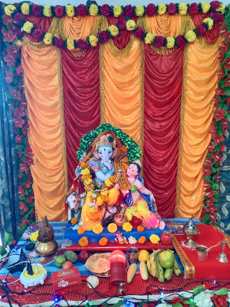 SandeepPandeyMr's tweet photo. May Lord Ganesha bestow you power, destroy your sorrow and enhance happiness in your life. May Lord Ganesha bless all good deeds and aid in removing all evil. Nitara Wishing u all happy celebrations this Happy Ganesh Chaturthi #GanpatiBappaMorya #BappaAtHome 🌺🙏 https://t.co/gVQIH2HMbt