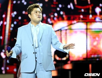 김호중 '한가위 판타지아' 재미와 감동과 행복을 크게 전해줄 한가위 최고의 선물!!!

#김호중_한가위판타지아_9월9일방송
#김호중_SBS추석특집
#김호중_2ndClassicAlbumPanorama
#김호중 #kimhojoong 
#TVAROTTI #약속 #빛이나는사람
#주마등 #panorama