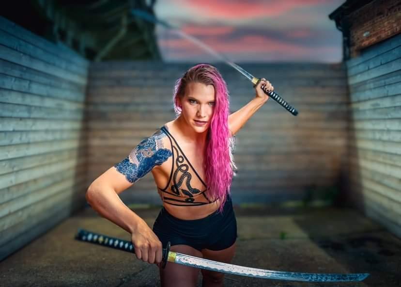 刀⚔
📷 <a href="/rrimages2/">Rain River</a>