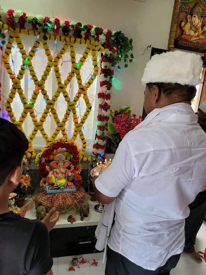 RajendraVRaut's tweet photo. आनंदी व भक्तीमय वातावरणात निवासस्थानी आज सकाळी गणरायाचे पूजन करून प्रतिष्ठापना केली.

#गणपती_बाप्पा_मोरया #festivalvibes
#GanpatiBappaMorya #Ganeshotsav2022 https://t.co/rXA9DYbu5U