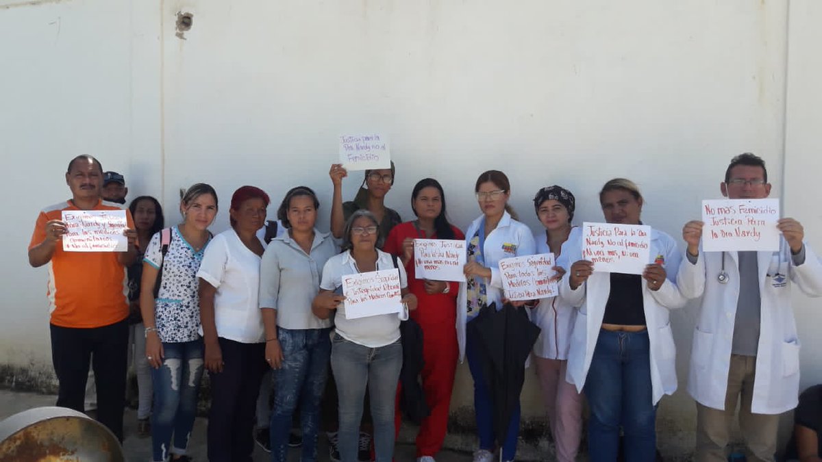 nimer_edith's tweet photo. @TarekWiliamSaab @MinpublicoVEN Médicos y médicas exigimos justicia para el crimen de nuestra colega Nardy mora
#JusticiaParaNardyMora #NiUnaMenos 
#BatallonDeBatasBlancasDeLuto https://t.co/HEO4pfZC5k