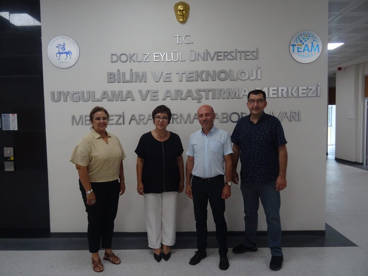 deu_team's tweet photo. Ege Ormancılık Araştırma Enstitüsü Müdürü Dr. Aydın Çömez ve Yük. Müh. Arzu Yücel'in Merkezimizi ziyaretinde Merkezi Araştırma Laboratuvarı tanıtılarak, ortak ilgi alanımızda bulunan Tıbbi ve Aromatik Bitkiler konusundaki araştırma ve projelerde işbirliği olanaklarını görüşüldü. https://t.co/htmmspKzaZ