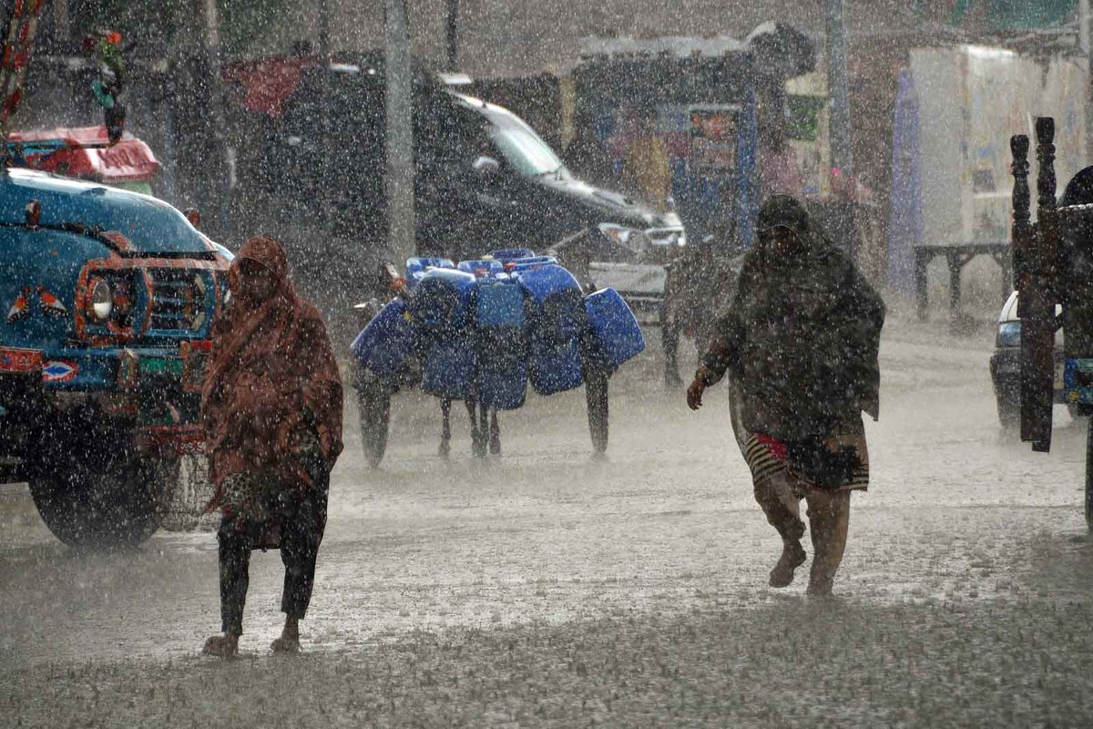 Neu Delhi (AFP) - In Pakistan steht derzeit ein Drittel des Landes unter Wasser, mehr als tausend Menschen starben bereits in den Fluten. Ursache sind ungewöhnlich heftige Monsun-Regen in diesem Jahr.Fragen und Antworten zu einem noch nicht genau

honighaeuschen.de/monsun-lebensg…