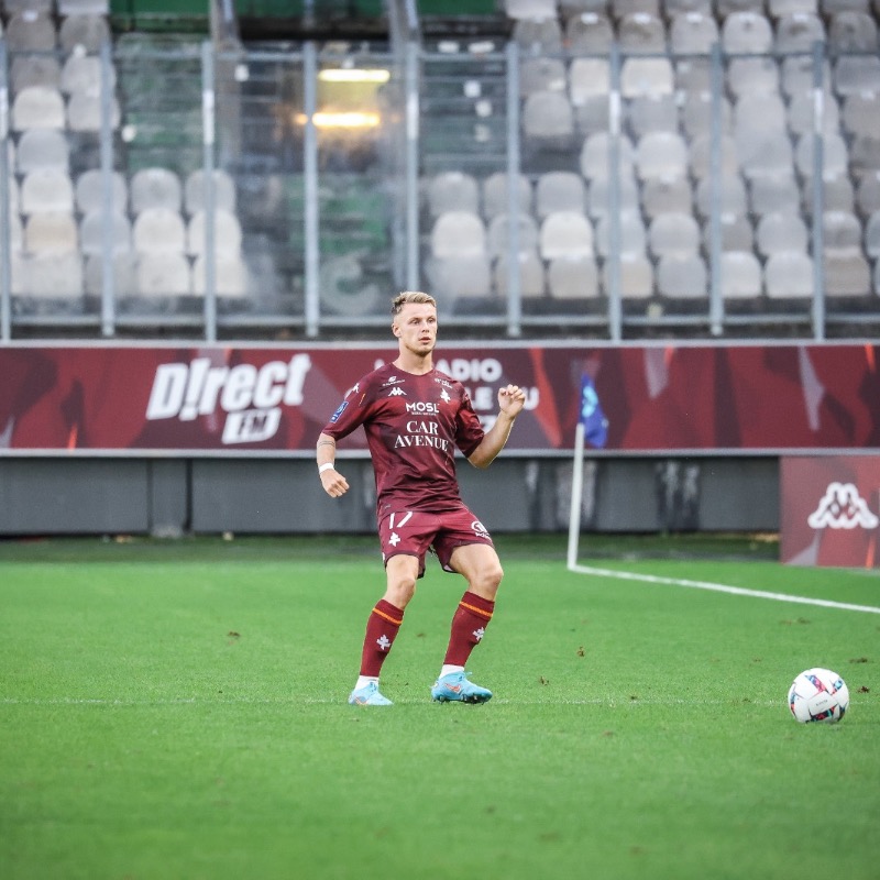 FCMetz's tweet photo. [ ℙ𝕣𝕠 ]

🔁  L’aventure commune entre Mathieu #Cachbach et le #FCMetz prend fin.

🤝 Le milieu de terrain s'est engagé avec le @RfcSeraing167 👇