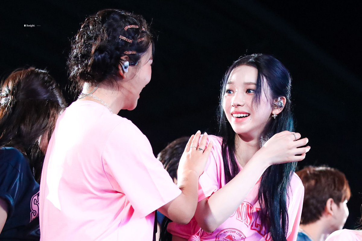 aespapic's tweet photo. yerina 💕 https://t.co/SZRNZxPpMA