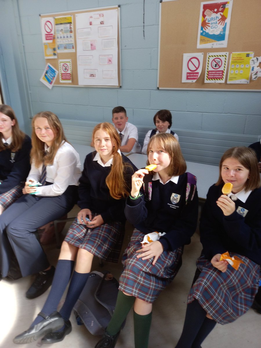 Pres_Terenure's tweet photo. 😊😊Mid-week of 1st year induction and there was an ice cream treat at morning break today 🍦. #SettlingIn #iPadTraining #GettingToKnowYou @CityofDublinETB @presterenure @stjosephsbns https://t.co/93U5NYFcE9