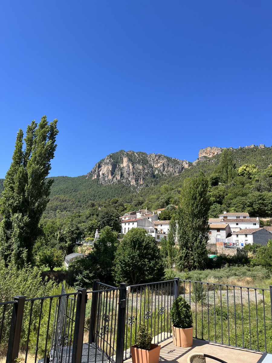 Misdancerr's tweet photo. Vengo a presumir un poquito de mi puebli 🏔🍃✨ https://t.co/RE5IASkCf5
