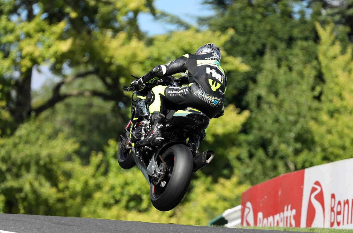 lukehopkins_16's tweet photo. #WheelieWednesday after @CadwellPark @OfficialBSB can only mean one thing! We have lift off! @HMQuickshifter #blackonyxconcepts @ebcbrakesuk @GBRacingEU @knoxarmour @OfficialBSB @moto_aero @SarcoidosisUK #NCC #BASGroup #NichollsTransport #JRIndustrial #Scuff2New https://t.co/5ZhoPIhoBk