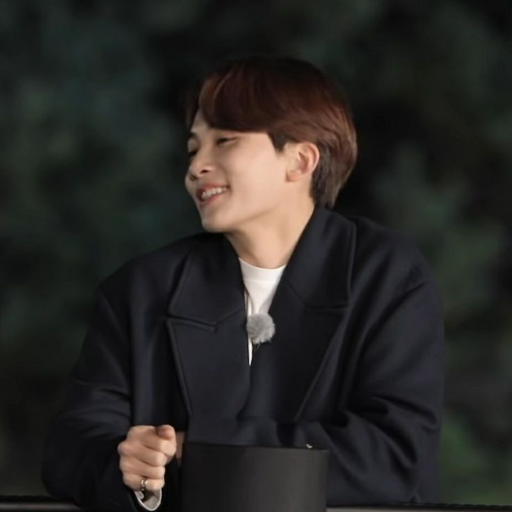 jcjkkym's tweet photo. with a smile — a jeongcheol filo au

hansel (jh) only had these goals in mind — finish college, take the bar exams, be a licensed psychologist;

but then he met the grumpy transferee, cholo (sc), during exp psychology;

now he had another goal — bring back the boy's smile. https://t.co/3Rvudre5zt