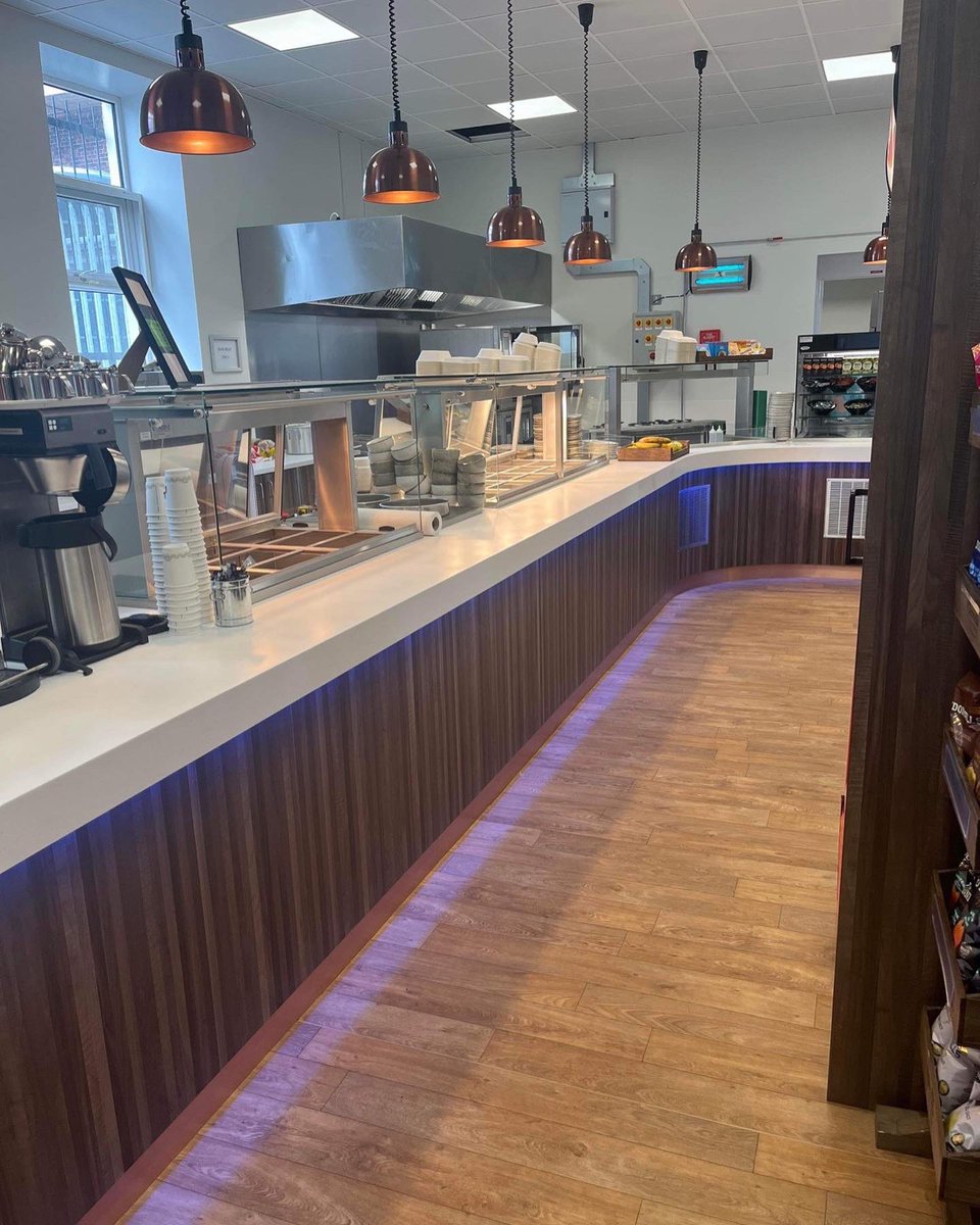 cater2equipment's tweet photo. 💜 Fantastic project handover at Braid Valley Hospital Ballymena!
This was a full refurb of the restaurant and dining area incorporating a new bespoke counter, display units , cook-line and refrigeration.
#cater2 #electroluxprofessional #counterline #nhs #cateringequipment https://t.co/erD4b8hLKs