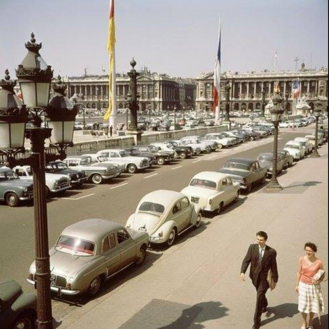 ElisaMaFrance's tweet photo. Place de la Concorde🗼Paris 1957 https://t.co/rLonFSuiHe