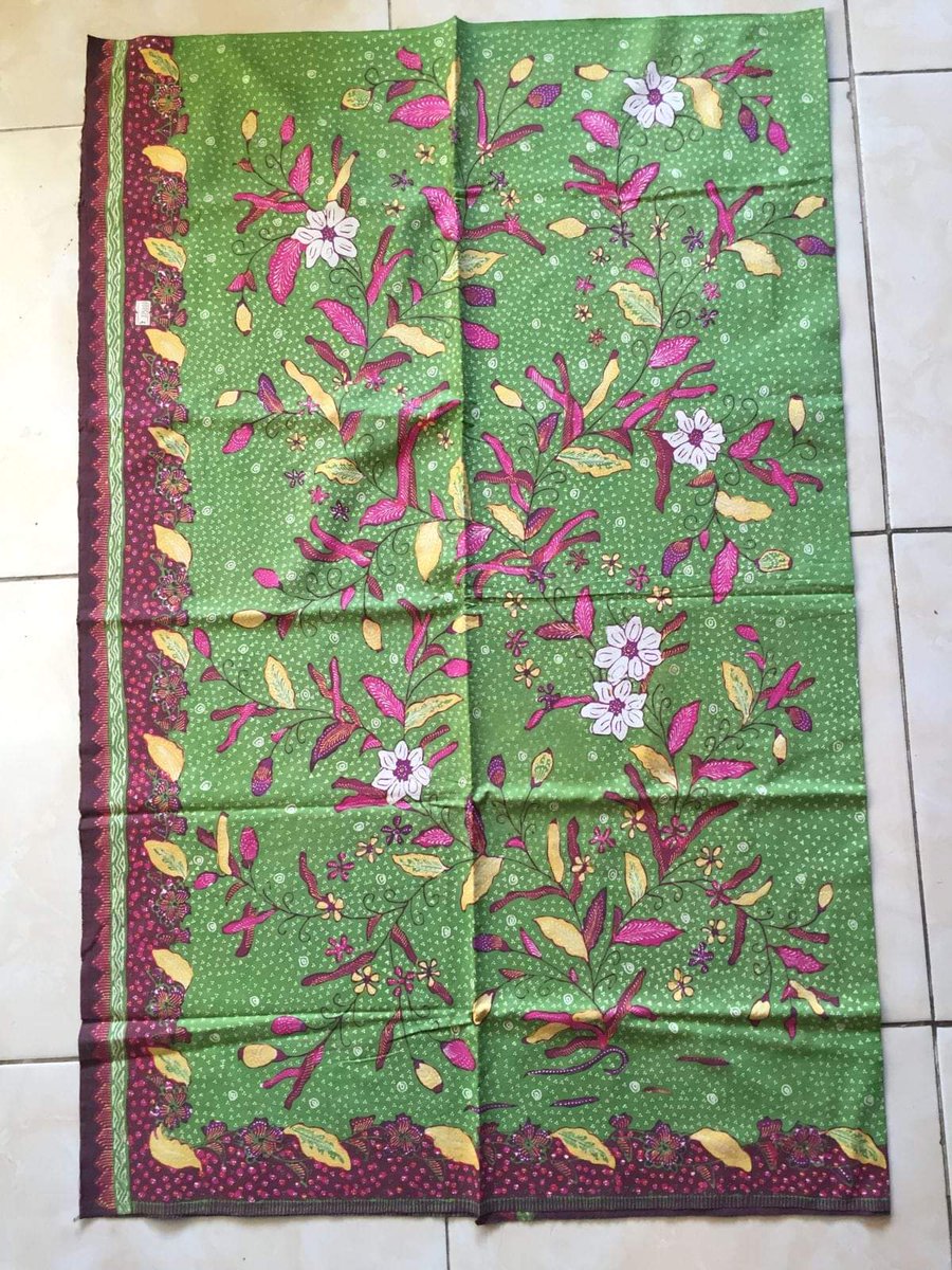 rade_efp's tweet photo. #Kainbatik (#batiktulis) koleksi teman yg dititipjual karena ada kebutuhan mendesak berikut ini masih tersedia. Semua di bawah 500k.
Sila WA https://t.co/KTKBg8bJcN bila berminat.
Nuhun kalau bersedia bantu share 🙏 https://t.co/X4hC6yPvBT