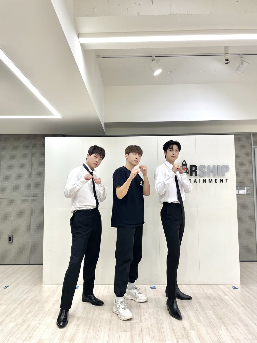 jeongsewoon_twt's tweet photo. [#정세운]
타고난 큐트섹시가 공존하는 세운이에게 한 수 가르쳐주셔서 감사합니다💜
세운이 MBTI IDOL 이거 맞다💓
정세운 커버극장 감독판 OPEN👇
https://t.co/I9Kr6fo9OS

#JEONGSEWOON #OURGARDEN
#몬스타엑스 #우주소녀 #CRAVITY #IVE
#JEONGSEWOON_5th_Anniversary
#행운이_피어난_세운이의정원 https://t.co/Ww5MiRWbxs