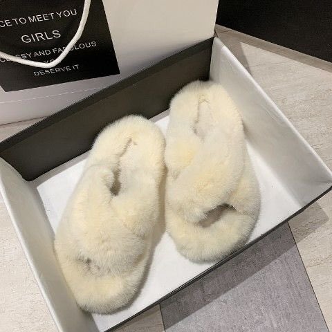 yan5586's tweet photo. 在得物买的！穿着很舒服！
感觉脚像踩在地毯上面 https://t.co/4b36AoJFPa