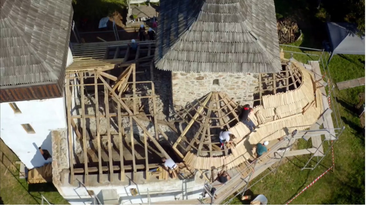daria_pirvu's tweet photo. #Gurasada. 1 year after filming, "Ambulanța pentru Monumente" - 2020 @europanostra winner&amp;crucial project for #CulturalHeritage of #Transylvania+large scaled #Romania will be broadcast on 20 of September on @NatGeo's "Europe from above" series.
Stay tuned! https://t.co/0fBuVgsaPD https://t.co/dzv7MFsg49
