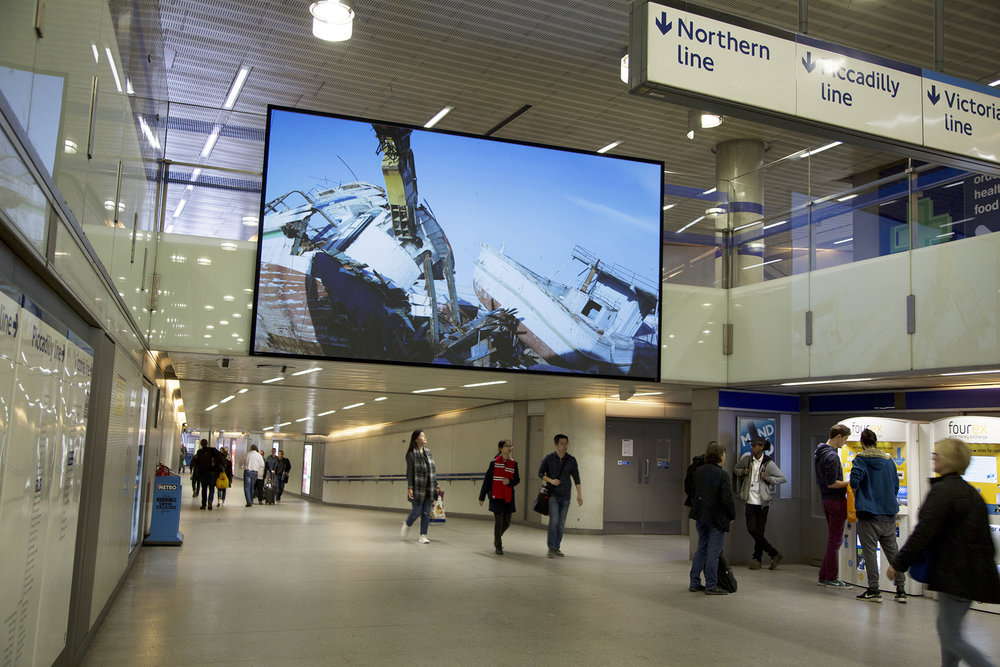 Visual_Displays's tweet photo. Having commissioned a film from Broomberg &amp; Chanarin, TfL was looking for the right kind of display to show the film in King’s Cross Tube station.

#dnpSupernova Infinity ticked all the boxes > https://t.co/2Rlaty9vkQ ✅🏆

#AVtweeps #ProAV #VideoScreen #TheDisplayGurus https://t.co/LLPWp4c5te