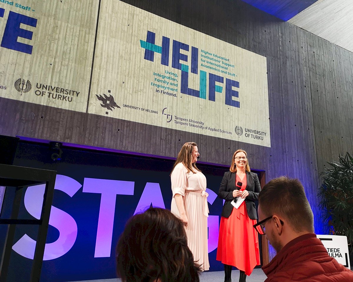 Bea_Viz's tweet photo. Interesting seminar today #HEILIFE sharing today their national model supporting the integration and retention of international academics, staff and their families in Finland. Good job! HEI LIFE đ #talentboost #Thinkcorner #Helsinki https://t.co/dwZjZxgORS