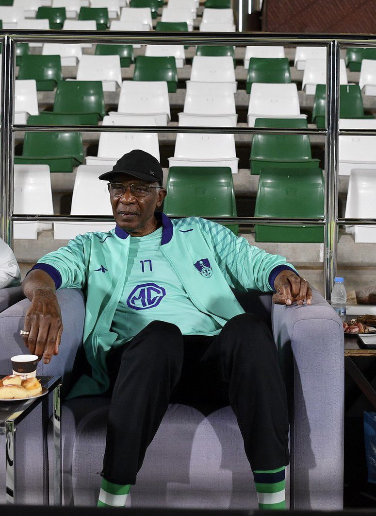 هذ الرجل  احد الاسباب التي ادت الى تهبيط #الاهلي  ولن يكون جزء من اي حل قادم للاهلي.  جماهير الاهلي لاتختلف نظرتها له عن النفيعي   فمن تسبب في اسقاط الاهلي لن ياتي بالحلول.  <a href="/gsaksa/">gsa</a>