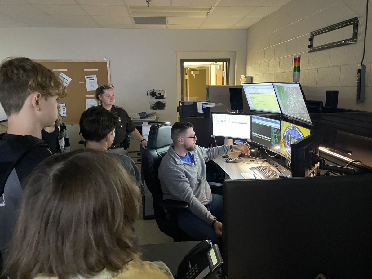 Thanks Jusge Cleary for teaching our students about the legal system. Always great to partner with Judge Cleary and ⁦<a href="/SheriffMchenry/">Sheriff Shane McHenry</a>⁩