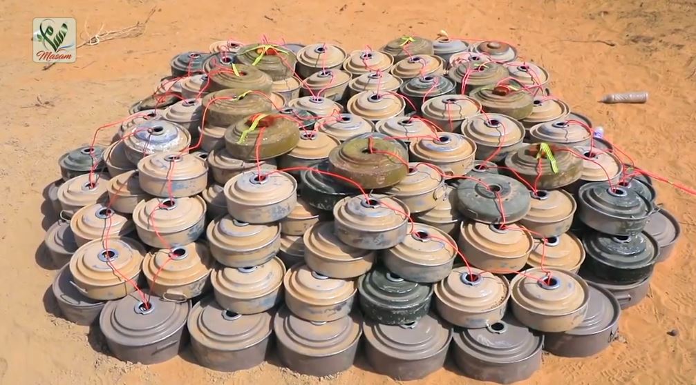 الألغام سعت لدفن الحياة في #اليمن ولم تدخر جهداً في إيذاء اليمنيين وتضييق عيشهم لكن #مسام وقف في وجه الجريمة الإنسانية وأطلع العالم على مقدار بشاعتها وبذل ومازال كل جهده لإحباط مؤامرة الموت الملغوم في هذا البلد