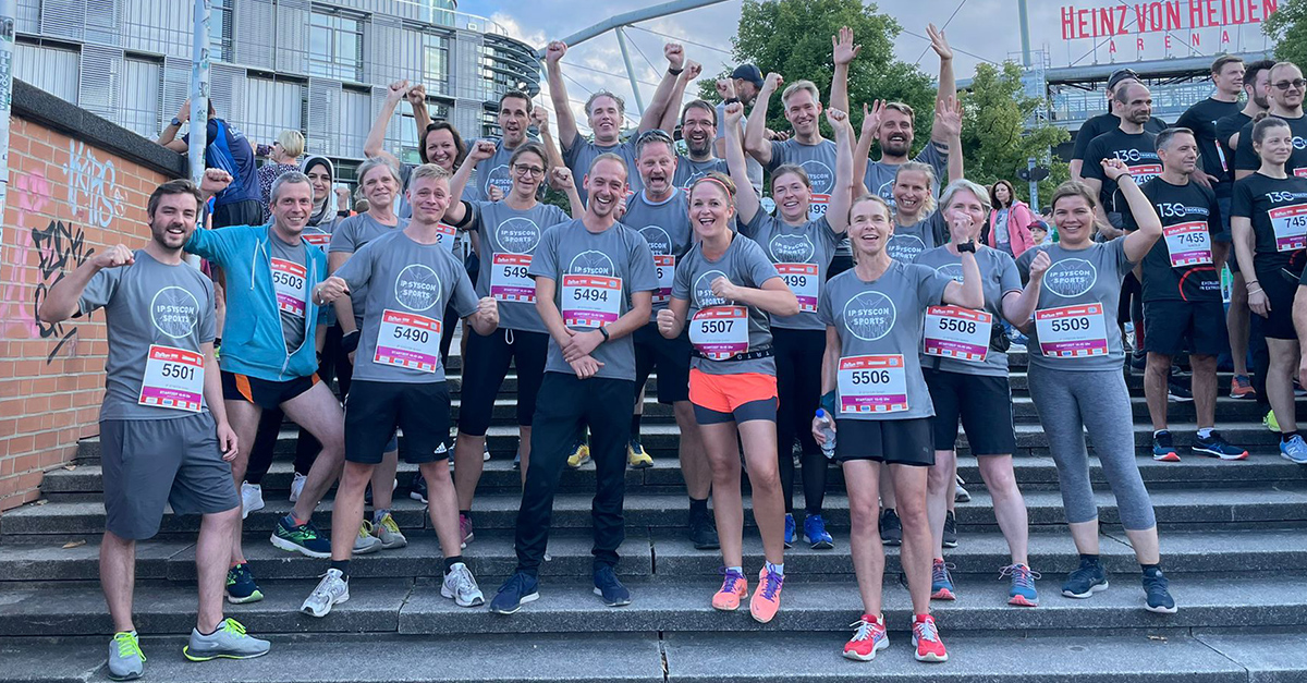 ipsyscon's tweet photo. Endlich wieder als #Team zusammen nach 6,5 km um den Maschsee im Stadion einen erfolgreichen @b2run in #Hannover feiern. 20 Teilnehmende gingen für uns an den Start. Wir freuen uns schon jetzt auf nächstes Jahr! #gemeinsamaktiv https://t.co/q7kJaqqEbG