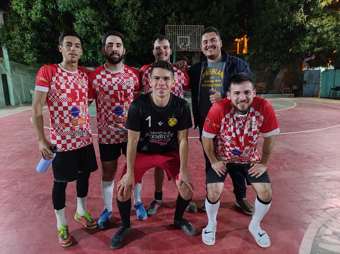 PSV_PILAR's tweet photo. 5 locos. El DT ayer planteo y leyo perfecto el partido.. Delirantes los jugadores +3 para los demonios 🦾🦾#SanaSana🔥 https://t.co/MFryO852R6
