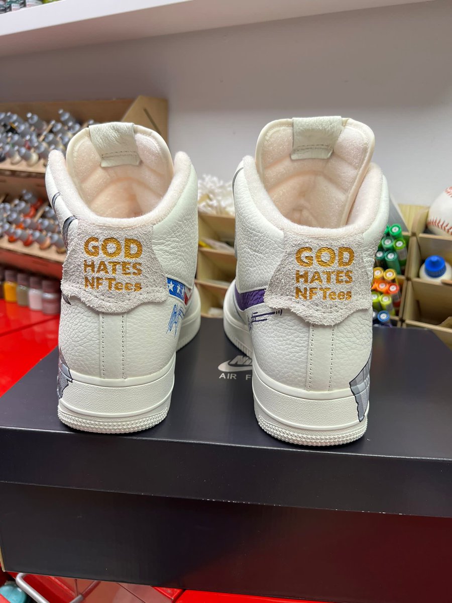 GodHatesNFTees's tweet photo. I want to give it to some 💎 hands, cuz this is something special for me.
who wants it? https://t.co/NhlWRulz4Q