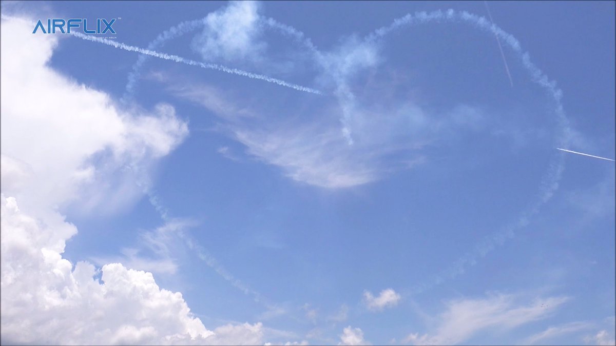 asln_tv's tweet photo. Korea Aerospace Industries T50 Aerial Stunts by Korea's Black Eagles at Lima Airshow 2017.
Video Link: https://t.co/UxGbkL9dmT
-
#asln #airflix #lima2017 #airshow #republicofkoreaairforce #blackeaglesaerobaticteam #koreaaerospaceindustries #t50goldeneagle #exclusive #aviation https://t.co/AjOMSGCqzM
