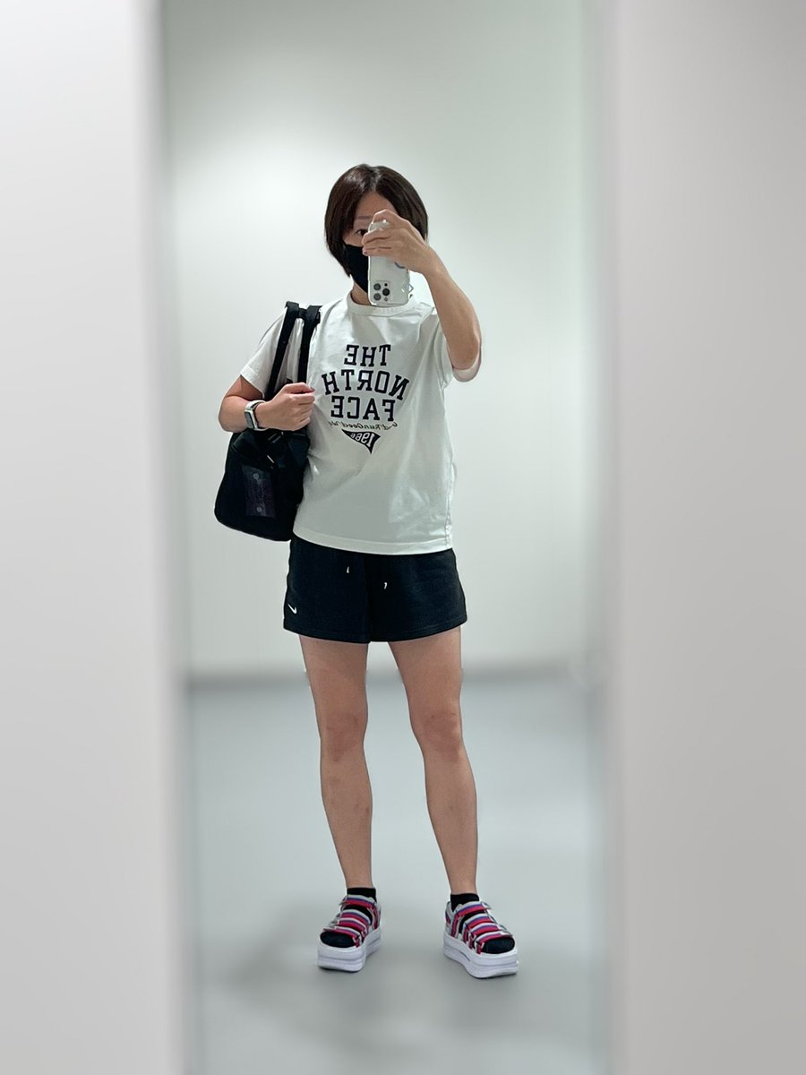 aing_training's tweet photo. ジムin✨️
仕事でトラブルあって対応に追われたけど今日のところは終了😌
明日からも憂鬱だぁ…
有酸素day🚲頑張る️💪✨
#neuralworks のNewマスクしてみた。あとでupします(*^^*)
#筋トレ https://t.co/wQrQPBW73B