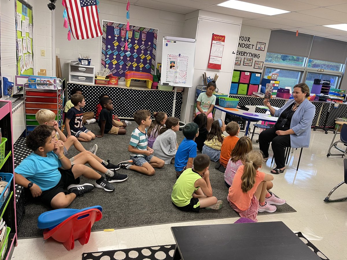 Mrs. Stavros tweet media