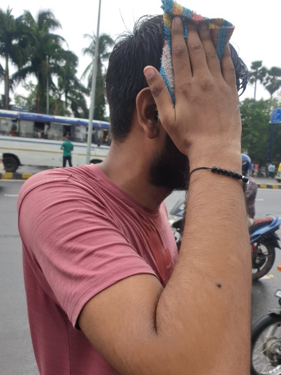 retr0Anandgaurv's tweet photo. Cruel , Gruesome and abysmal administration ......
#BPSC_PT_IN_ONE_SHIFT https://t.co/XwOFzoAdzA